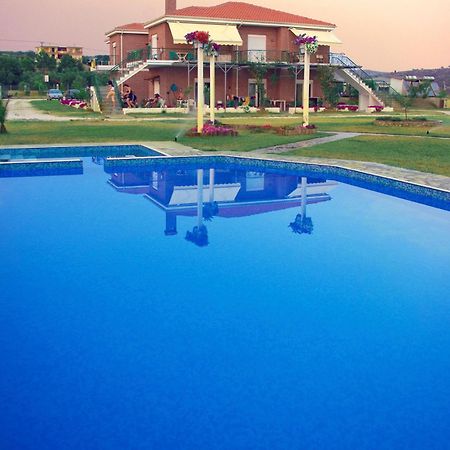 Kiki'S Place นิกิติ ภายนอก รูปภาพ
