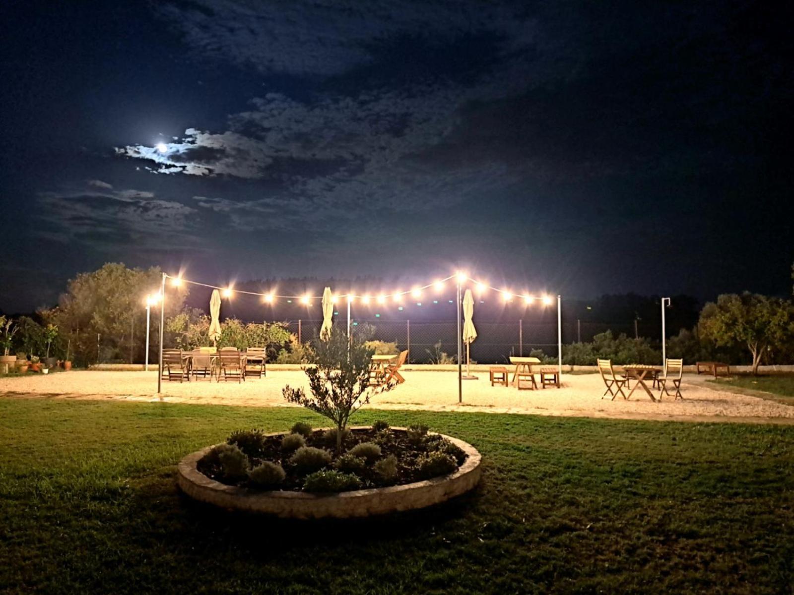 Kiki'S Place นิกิติ ภายนอก รูปภาพ